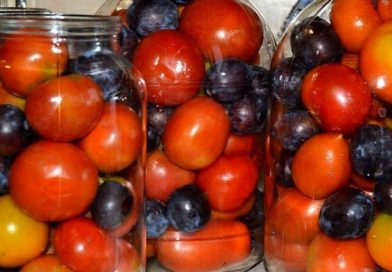 Pomidorai su slyvomis – labai skanus receptas