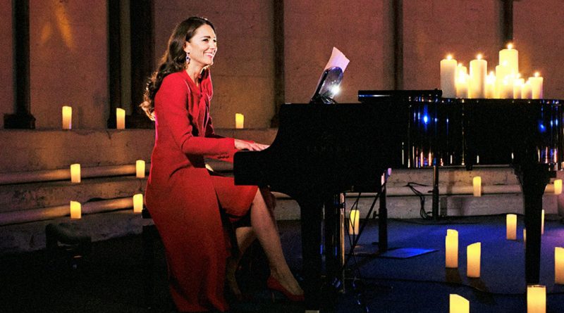 Kate Midleton sužavėjo publiką jausmingai grodama fortepijonu
