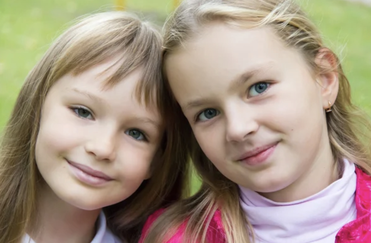 Красивые девушки блондинки. Сериал милые обманщицы дженна. Клеофия сильвер старлетс. Кэмерон диаз милашка. Irina j анна бурмистрова.