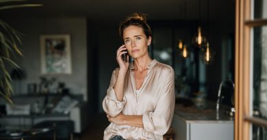 Vyras išvyko į komandiruotę savaitei. Nusprendžiau nustebinti ir paruošti jo grįžimui tą patiekalą, kurį gamina jo mama ir kurį jis dievina nuo vaikystės. Paskambinau anytai, paprašiau recepto. Ji nustebo: “Kokia komandiruotė?” Ir pasakė tai, nuo ko man žemė iš po kojų išslydo…