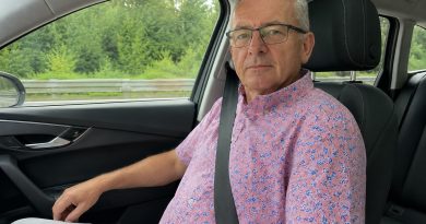 Vaikai jau kelerius metus kartoja tą patį. „Tėti, negali taip gyventi. Išeik, pažink ką nors.” O aš vis tiek savo: gerai man, nieko netrūksta, šešiasdešimt dvejų metų žmogui jau nereikia niekur skubėti