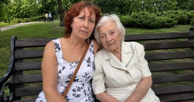 Slaugiau anytą, kai jos pačios vaikai nuo jos nusisuko. O po laidotuvių jie staiga atsirado ir ėmė dalintis jos butą. Aš tylėjau, kol ištraukiau voką, kurį ji liepė atplėšti visų akivaizdoje…