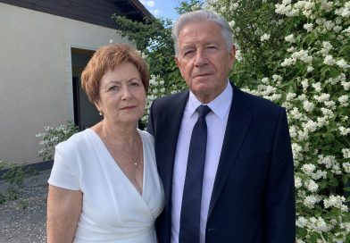 Mano tėvas antrą kartą vedė būdamas septyniasdešimt dvejų metų, ir mes manėme, kad jo naujoji žmona taikosi į palikimą. Bet laidotuvių dieną ji neišsivežė nė vieno daikto. Tik prieš išeidama įdėjo man į ranką raktą ir pasakė…