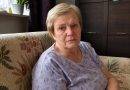 Man 68 metai. Kas mėnesį atiduodavau sūnui pusę savo pensijos, manydama, kad padedu jo šeimai. Bet kartą už durų išgirdau marčią sakant: „Kentėk, butas vis tiek bus mūsų…” Stovėjau sustingusi su pirkinių maišu rankose. O tai, ką padariau po valandos, privertė juos tą pat vakarą prašyti atleidimo…