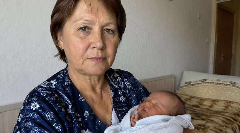 Tapau močiute ir maniau, kad tai bus džiaugsmas. Bet niekas manęs neįspėjo, kad mane vėl pavers mama — be teisės į poilsį