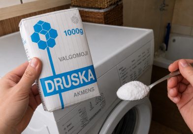 Pakanka vieno valgomojo šaukšto: kodėl kai kurios šeimininkės skalbdamos naudoja druską